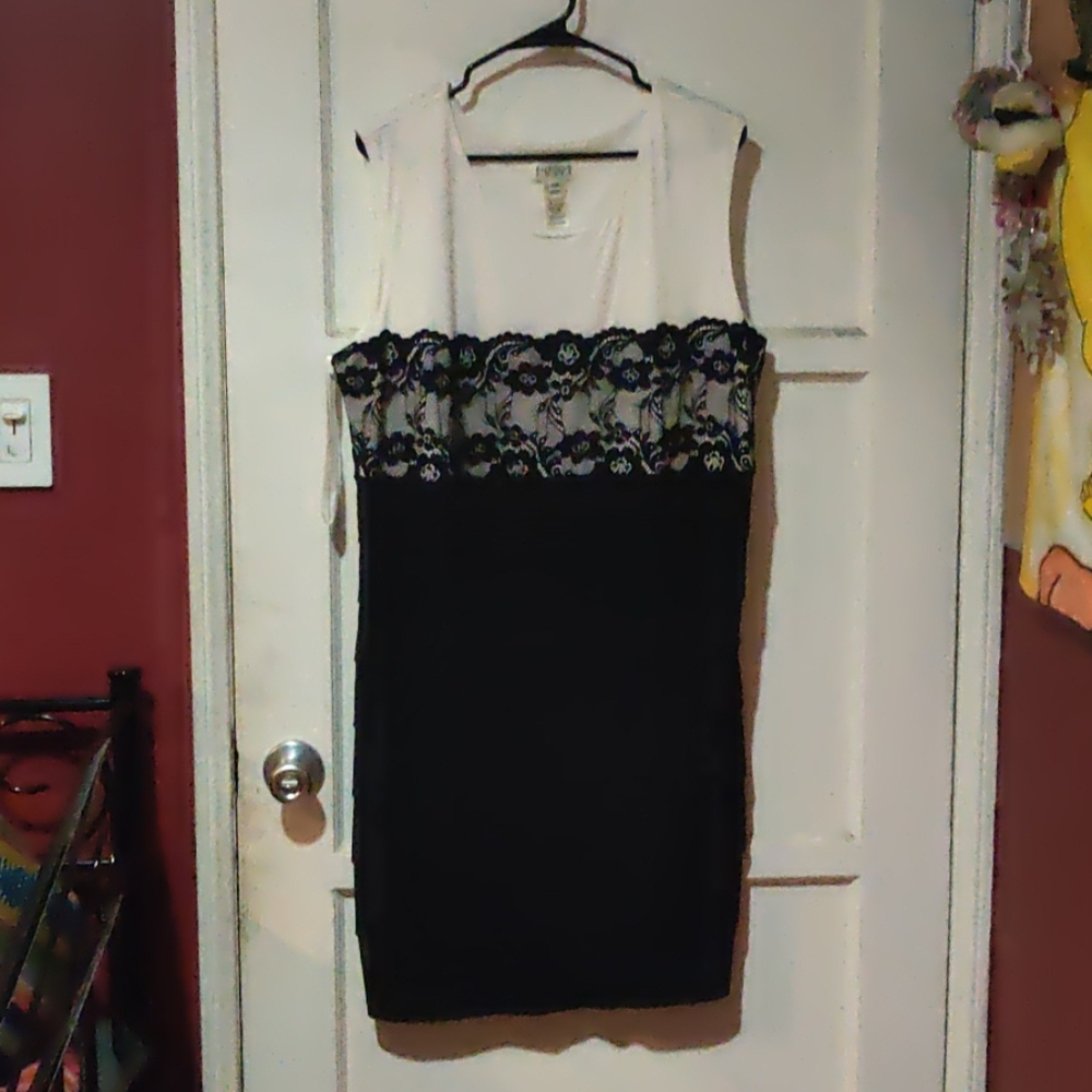 Dress - Picture 2 of 3